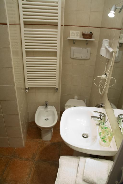Locanda Dell'Arcangelo Rocca Massima Esterno foto
